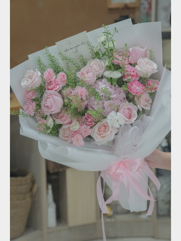 Bó hoa tú cầu mix hoa hồng tặng người yêu