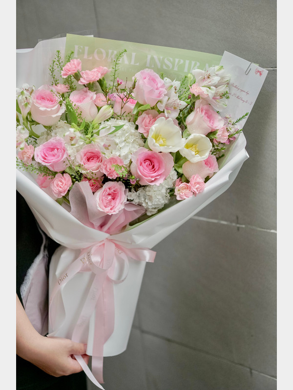 Bó hoa sinh nhật đẹp - Bó hoa tone hồng mix tulip tặng người yêu