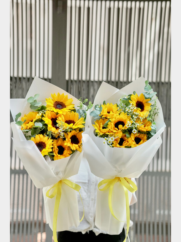 Bó hoa chúc mừng - Bó hoa hướng dương tặng đại biểu