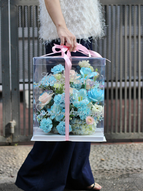 Hộp hoa sinh nhật - Hộp hoa xanh biển hiện đại độc đáo