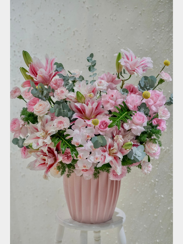 [Hoa 20/11] Bình hoa Rose lily hồng sang trọng tặng sinh nhật sếp