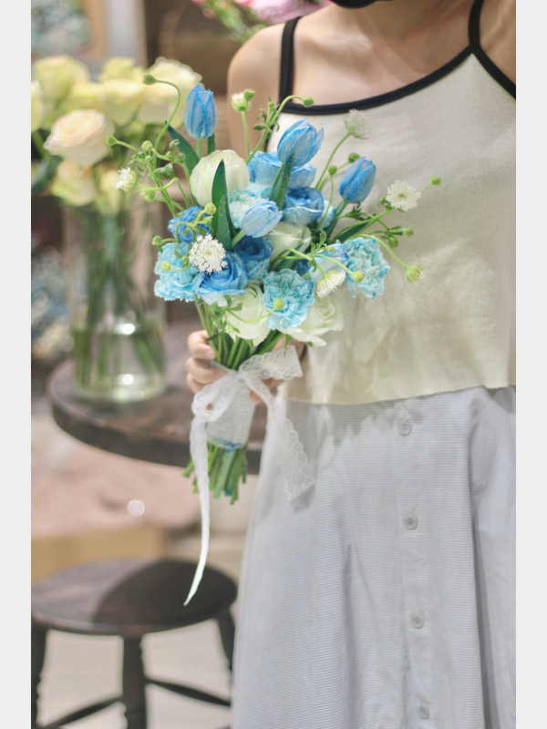 Hoa cưới tulip xanh biển - Lời ước nguyện tình yêu