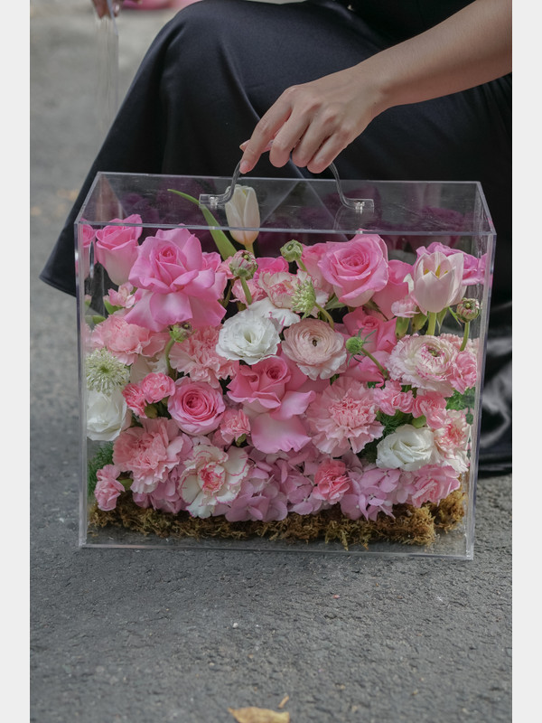 Hộp hoa sinh nhật - Hoa trong hộp mica tone hồng sang trọng tặng người yêu dịp sinh nhật