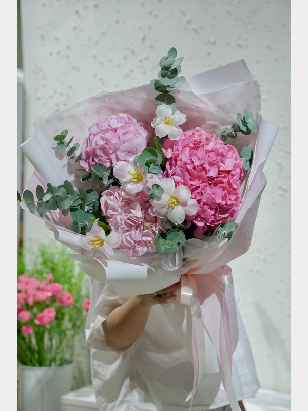 Bó hoa tú cầu hồng mix tulip