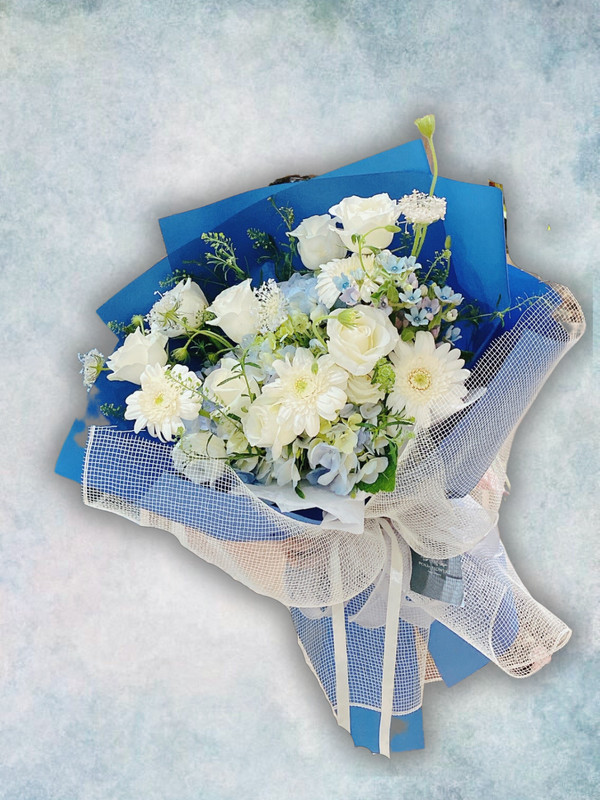 Hoa tặng người thương - Bó hoa sinh nhật tú cầu mix hoa hồng