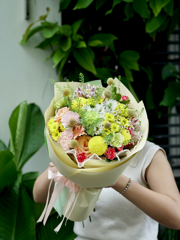 Bó hoa sinh nhật vàng cam trẻ trung tặng bạn gái