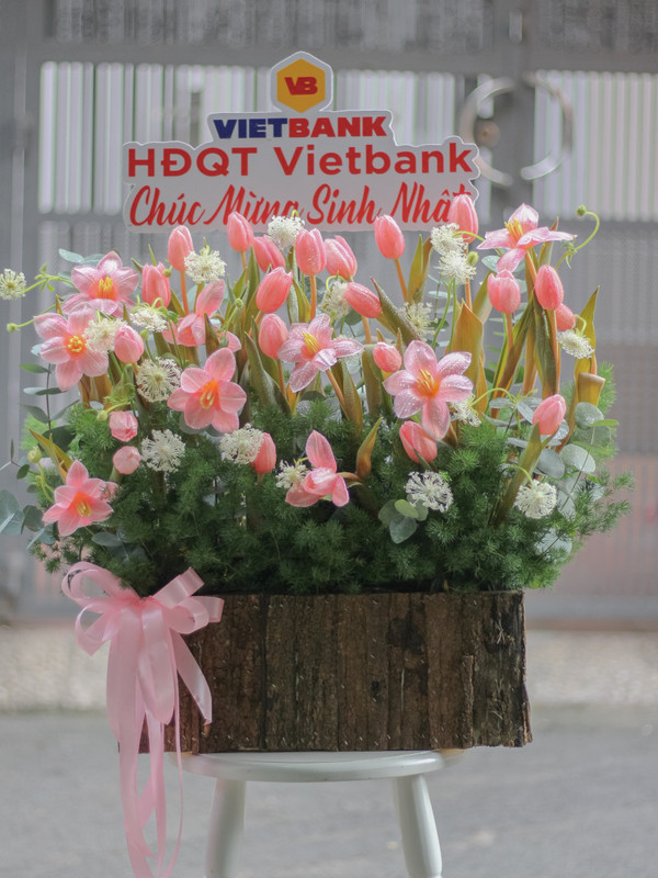Hoa tulip sinh nhật - Giỏ hoa tulip hồng 30 bông sang trọng tặng sếp, tặng khách hàng VVIP