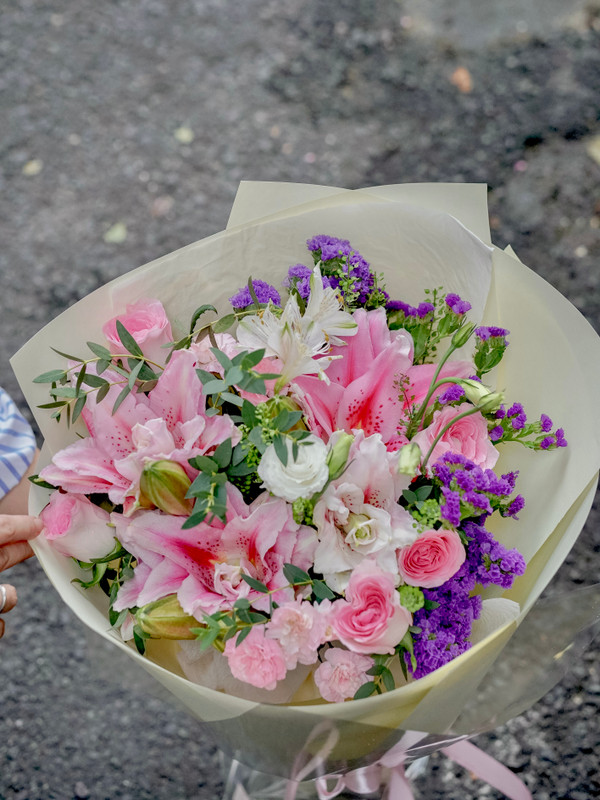 Bó hoa ly tặng sinh nhật mẹ